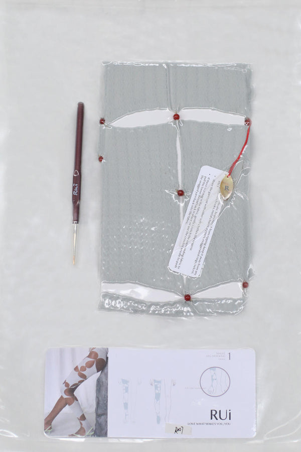 rui long leg socks R007 blue and white